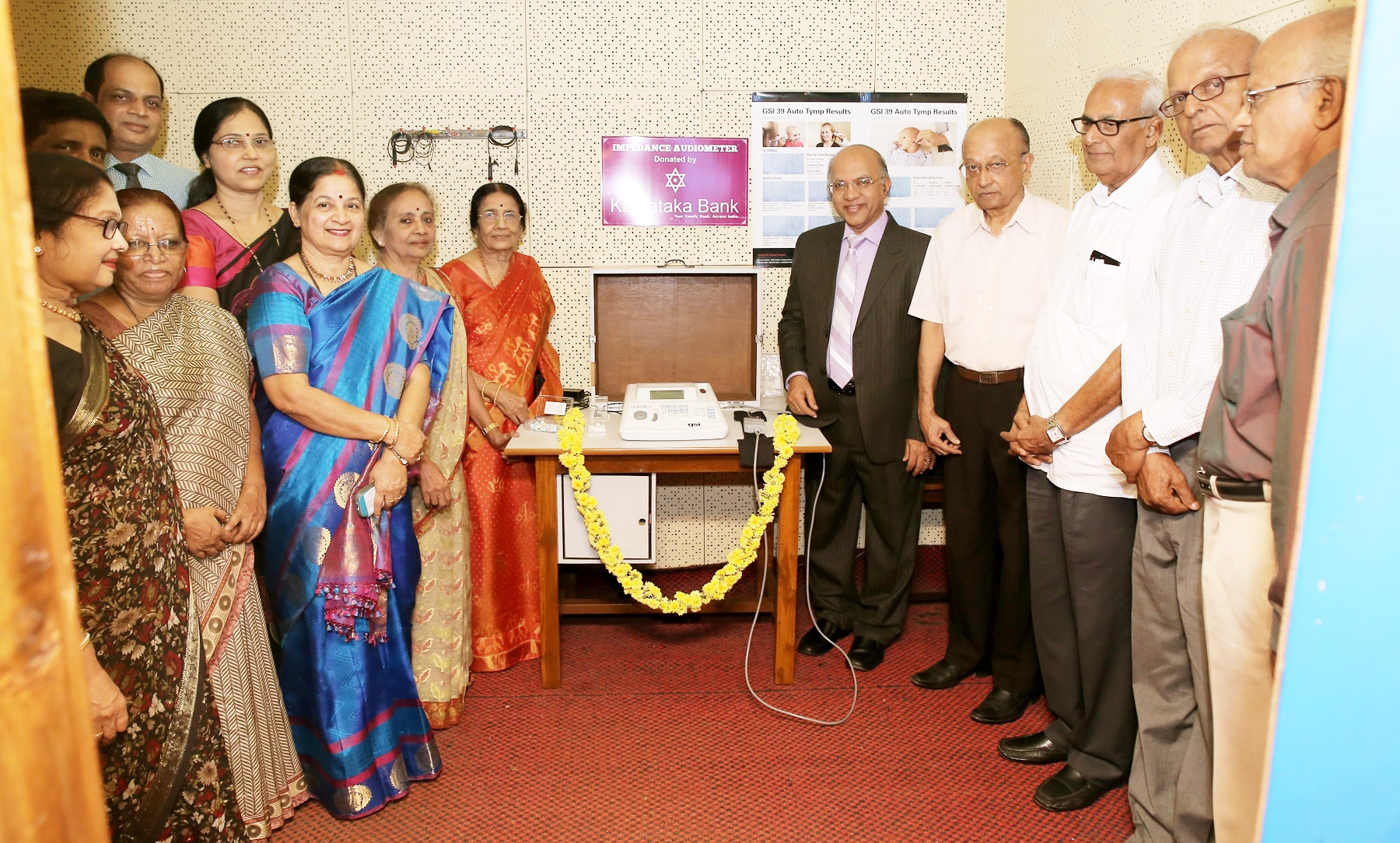 ಕರ್ಣಾಟಕ ಬ್ಯಾಂಕ್‌ನಿಂದ ಶ್ರವಣದೋಷ ಪತ್ತೆ ಯಂತ್ರ ಕೊಡುಗೆ